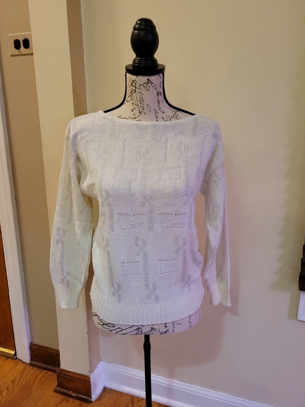 Vintage Ivory Textured Knit Sweater Size Small